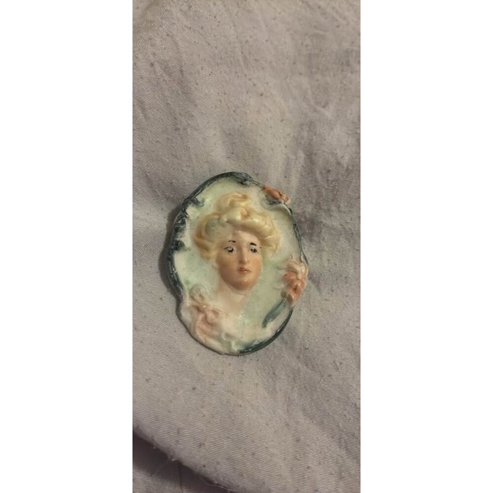 Antique Victorian/ Edwardian Hand-Painted Porcelain Portrait BROOCH